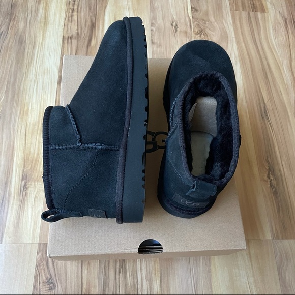 NIB UGG Ultra Mini boots black - Picture 1 of 7